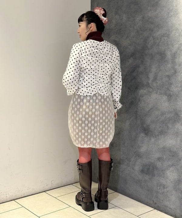 庭野 優紀さんの「BEAMS WOMEN｜ドット センター ギャザー ブラウス」を使ったコーディネート