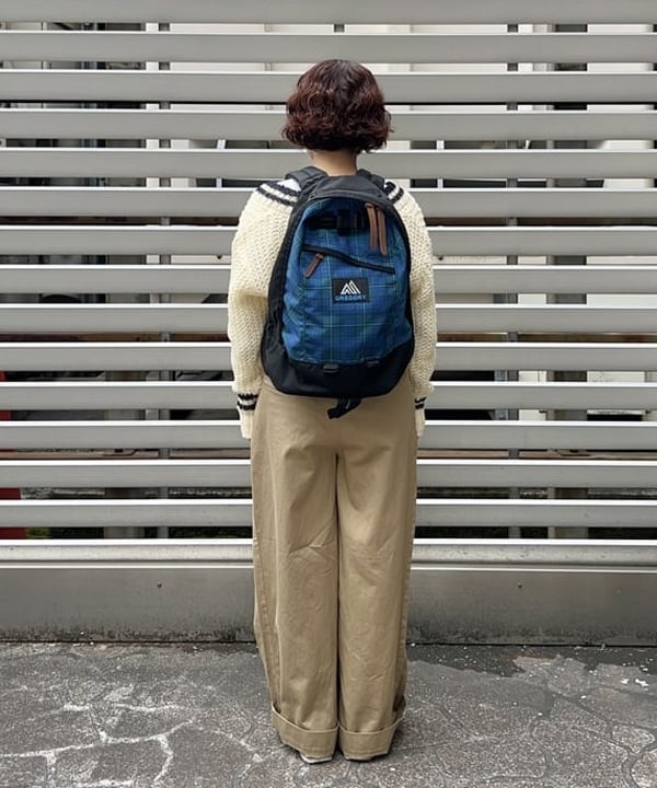 まつむさんの「BEAMS WOMEN｜Vネック ライン プルオーバー」を使ったコーディネート