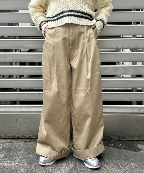 まつむさんの「BEAMS WOMEN｜Vネック ライン プルオーバー」を使ったコーディネート