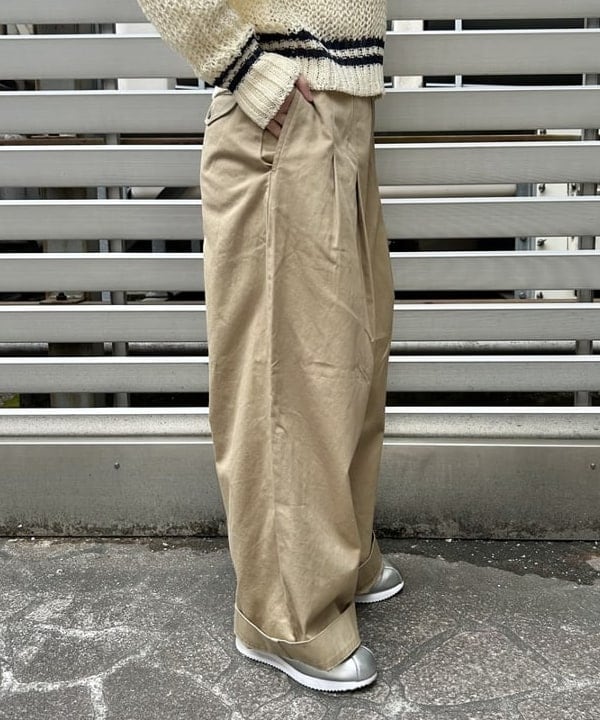 まつむさんの「BEAMS WOMEN｜Vネック ライン プルオーバー」を使ったコーディネート