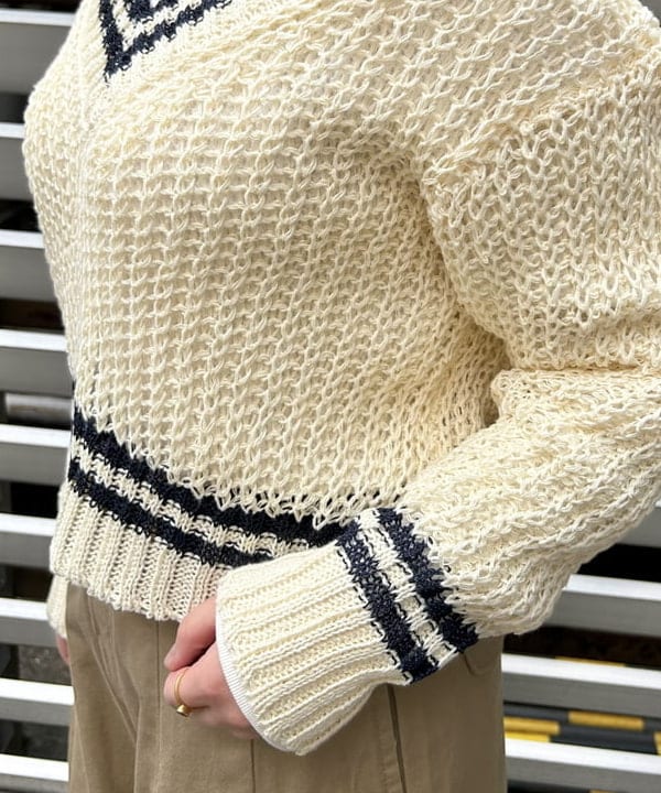 まつむさんの「BEAMS WOMEN｜Vネック ライン プルオーバー」を使ったコーディネート