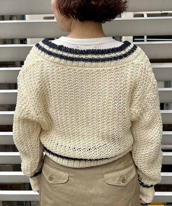 まつむさんの「BEAMS WOMEN｜Vネック ライン プルオーバー」を使ったコーディネート