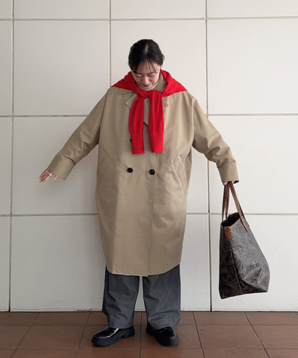 大浦 栞さんの「BEAMS WOMEN｜A VACATION / ROAM PAISLEY トートバッグ」を使ったコーディネート