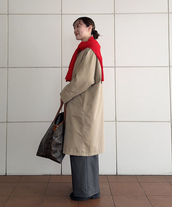 大浦 栞さんの「BEAMS WOMEN｜A VACATION / ROAM PAISLEY トートバッグ」を使ったコーディネート