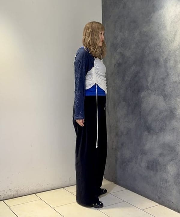 福田 まみさんの「BEAMS WOMEN｜ワッシャー ラグラン アレンジ ロングスリーブ」を使ったコーディネート