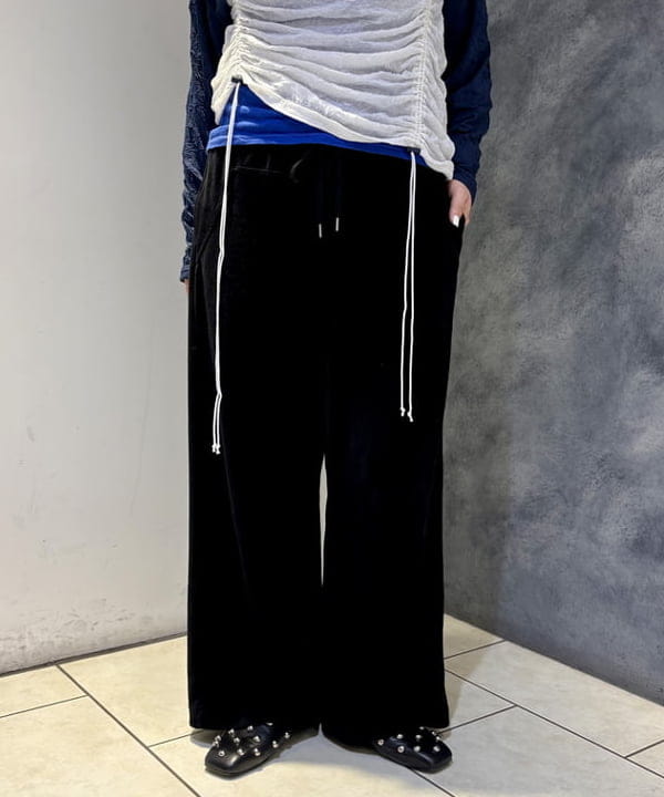 福田 まみさんの「BEAMS WOMEN｜ワッシャー ラグラン アレンジ ロングスリーブ」を使ったコーディネート