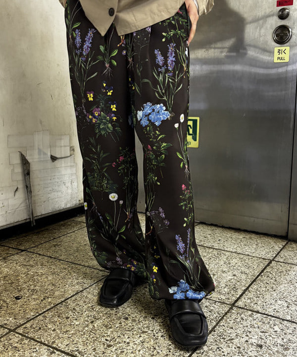 野村 美紅さんの「BEAMS WOMEN｜ナチュラル ワッシャー ブルゾン」を使ったコーディネート