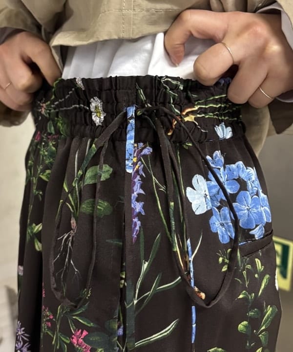 野村 美紅さんの「BEAMS WOMEN｜ナチュラル ワッシャー ブルゾン」を使ったコーディネート