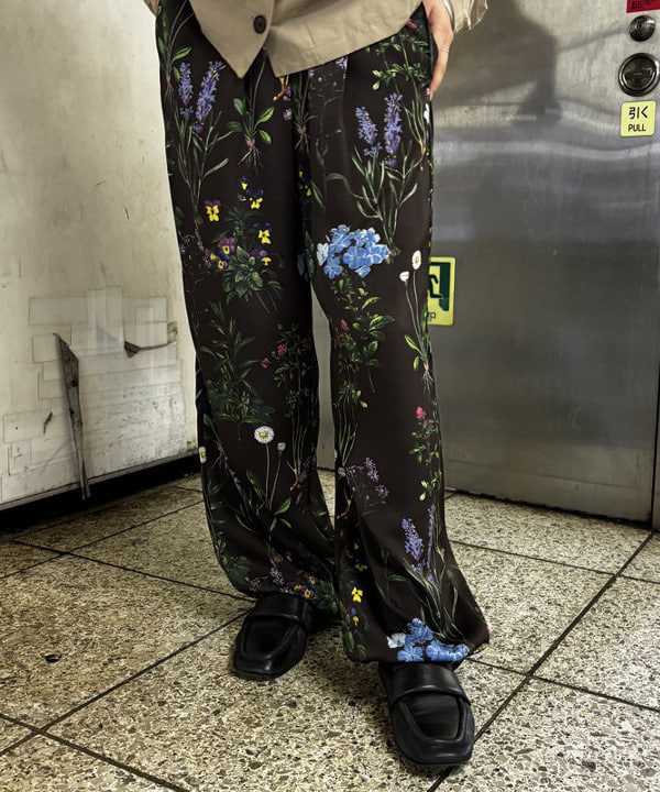 野村 美紅さんの「BEAMS WOMEN｜ナチュラル ワッシャー ブルゾン」を使ったコーディネート