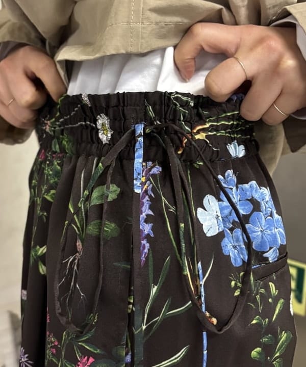 野村 美紅さんの「BEAMS WOMEN｜ナチュラル ワッシャー ブルゾン」を使ったコーディネート