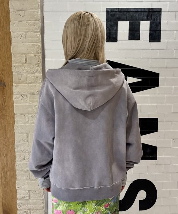 ヒカリさんの「BEAMS WOMEN｜ストライプ ジップ シャツ」を使ったコーディネート