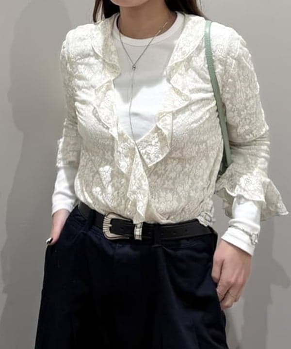 松本 佳菜子さんの「BEAMS WOMEN｜Otro Accesorio / ハート バングル」を使ったコーディネート