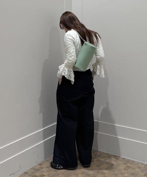 松本 佳菜子さんの「BEAMS WOMEN｜Otro Accesorio / ハート バングル」を使ったコーディネート