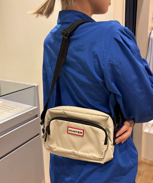 山本 里南さんの「BEAMS WOMEN｜【WEB限定】HUNTER / ナイロン クロスボディ」を使ったコーディネート