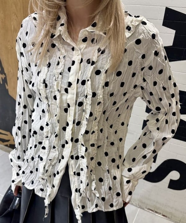 ヒカリさんの「BEAMS WOMEN｜ドット クリンクル フリル シャツ」を使ったコーディネート