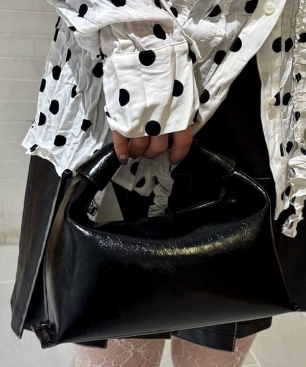 ヒカリさんの「BEAMS WOMEN｜ドット クリンクル フリル シャツ」を使ったコーディネート