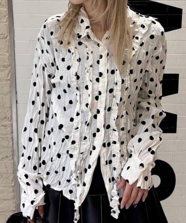 ヒカリさんの「BEAMS WOMEN｜ドット クリンクル フリル シャツ」を使ったコーディネート