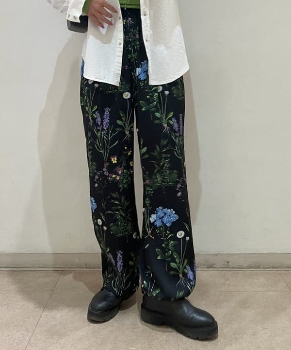 CHIHIROさんの「BEAMS WOMEN｜AK+1 / 8オンス ウォッシュド シャツ」を使ったコーディネート