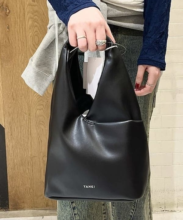 江口 息吹さんの「BEAMS WOMEN｜スウェット ジップ フーディー」を使ったコーディネート