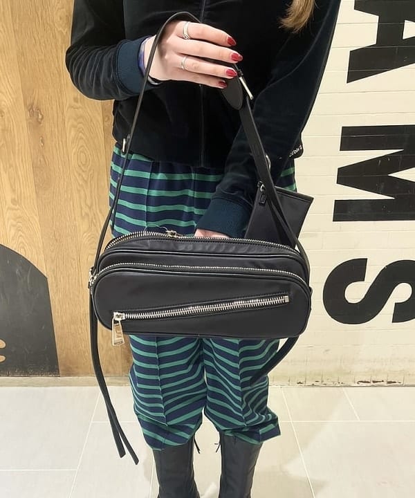 江口 息吹さんの「BEAMS WOMEN｜Casselini / フォトプリントビーニー」を使ったコーディネート