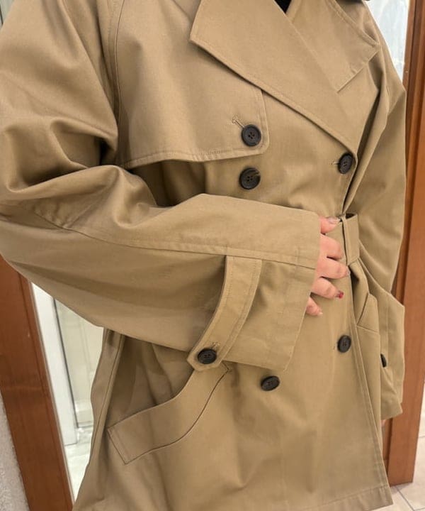 大石彩可さんの「BEAMS WOMEN｜オーバーサイズ ハーフ トレンチ コート」を使ったコーディネート