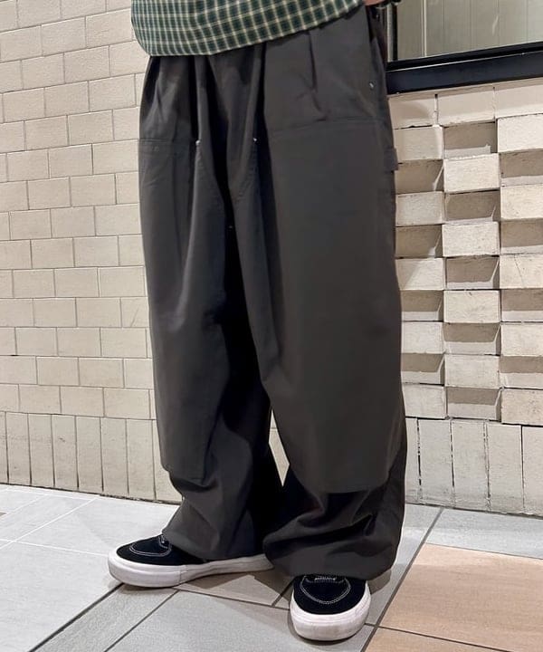 Shutoさんの「BEAMS WOMEN｜ワイド ダブルニー イージーパンツ」を使ったコーディネート