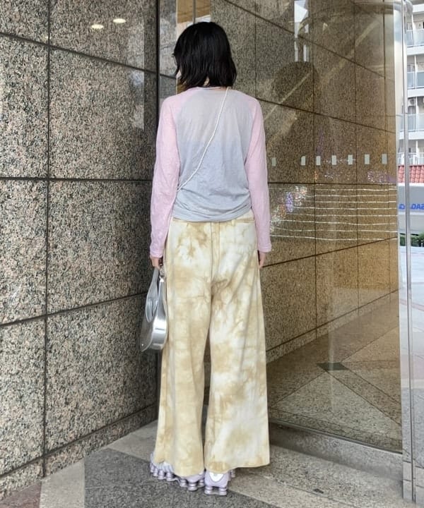 加歩さんの「BEAMS WOMEN｜ワッシャー ラグラン アレンジ ロングスリーブ」を使ったコーディネート