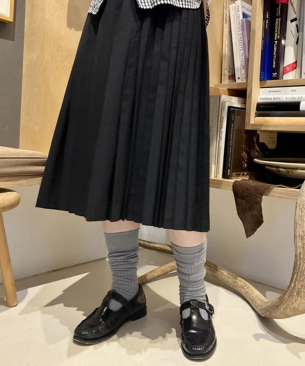 小原 もこさんの「BEAMS WOMEN｜【別注】BINDU / アドバタイジング スカーフ」を使ったコーディネート