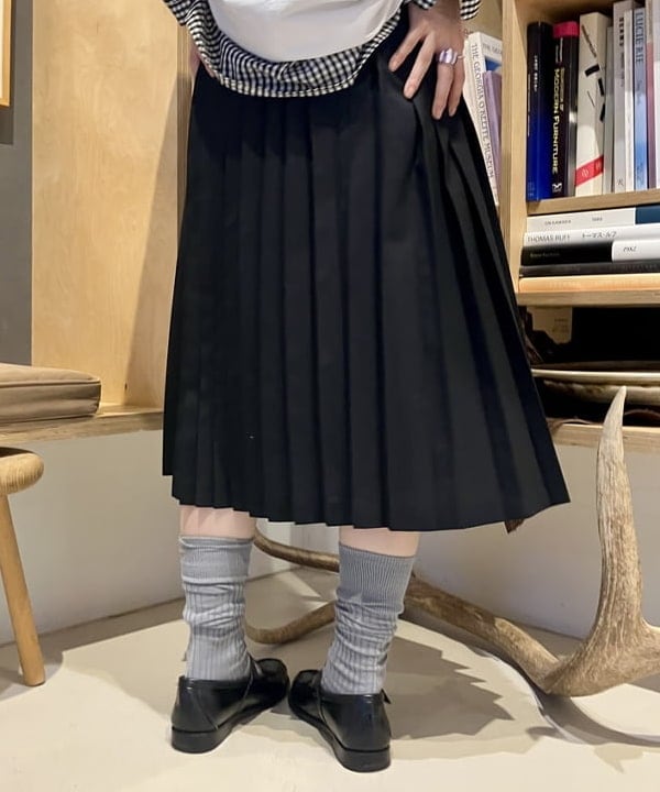 小原 もこさんの「BEAMS WOMEN｜【別注】BINDU / アドバタイジング スカーフ」を使ったコーディネート