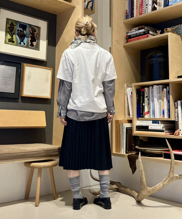 小原 もこさんの「BEAMS WOMEN｜【別注】BINDU / アドバタイジング スカーフ」を使ったコーディネート