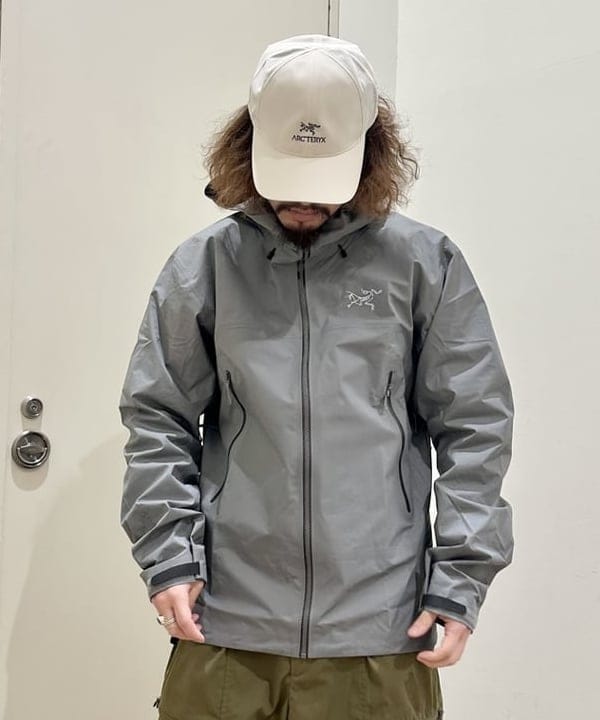 吉田 洸輝さんの「BEAMS WOMEN｜ARC&rsquo;TERYX / MANTIS 2 Waist Pack」を使ったコーディネート