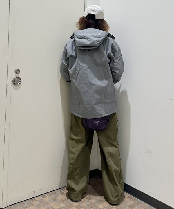 吉田 洸輝さんの「BEAMS WOMEN｜ARC&rsquo;TERYX / MANTIS 2 Waist Pack」を使ったコーディネート