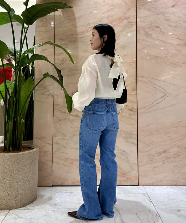 小笠原 楓さんの「BEAMS WOMEN｜upper hights / THE HEAVEN デニムパンツ」を使ったコーディネート