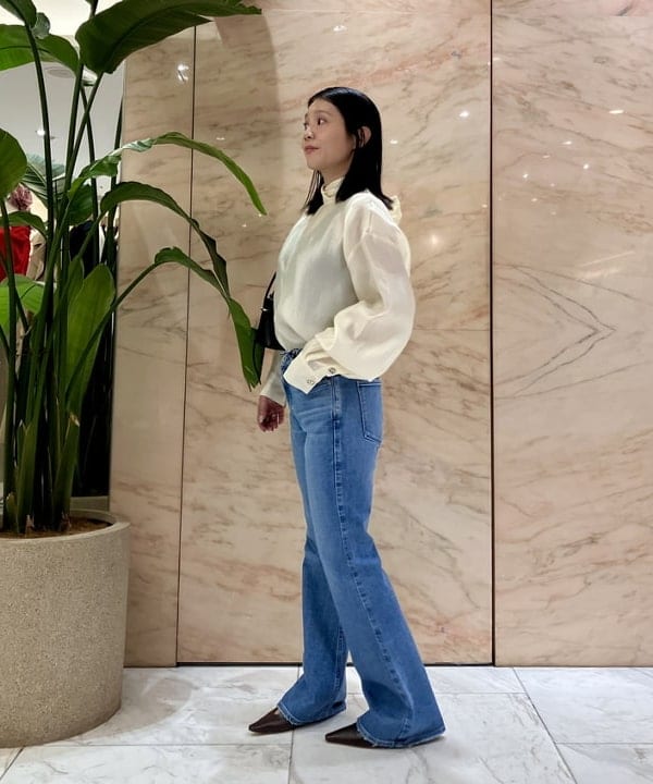 小笠原 楓さんの「BEAMS WOMEN｜upper hights / THE HEAVEN デニムパンツ」を使ったコーディネート