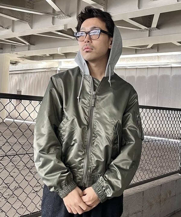 槙山 賢斗さんの「BEAMS WOMEN｜フェイクレイヤード フライトジャケット【ワイドショートフィット】」を使ったコーディネート