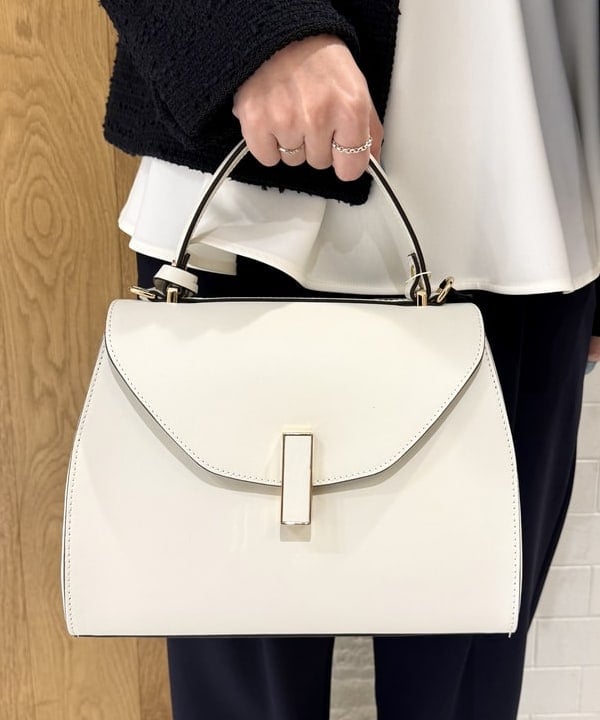 ヒライさんの「BEAMS WOMEN｜トリアセ ペプラム ブラウス＊」を使ったコーディネート