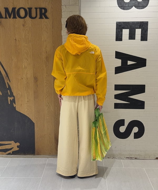 マツミヤさんの「BEAMS WOMEN｜Esschert Design / Shopping bag vegetables ベジタブル バッグ」を使ったコーディネート