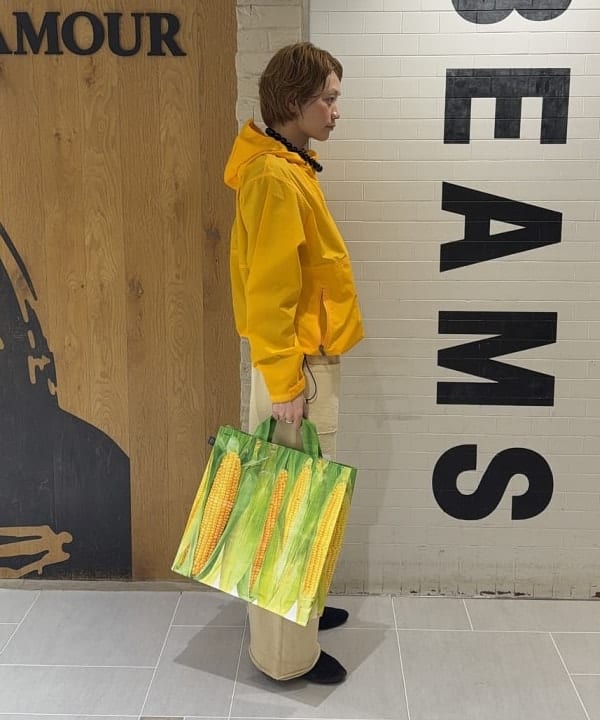 マツミヤさんの「BEAMS WOMEN｜Esschert Design / Shopping bag vegetables ベジタブル バッグ」を使ったコーディネート