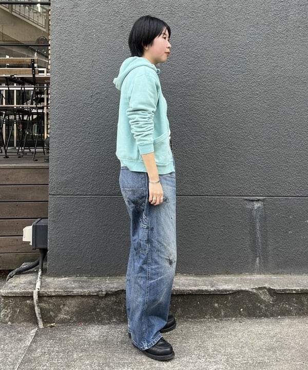 ミナミマリコさんの「BEAMS WOMEN｜【別注】Healthknit &times; maturely / トンプキンス フルジップ パーカー」を使ったコーディネート