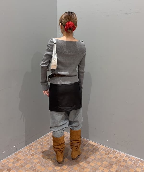 まゆちゃんさんの「BEAMS WOMEN｜リブ オフショルダー ニット」を使ったコーディネート