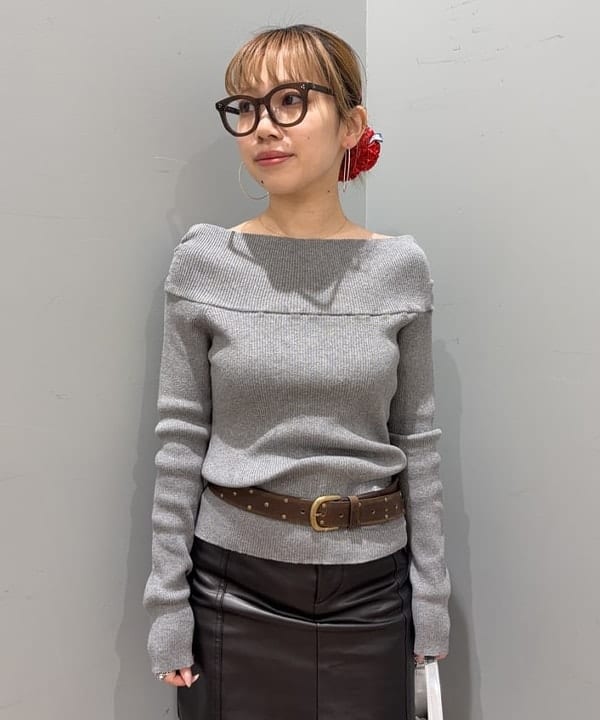 まゆちゃんさんの「BEAMS WOMEN｜リブ オフショルダー ニット」を使ったコーディネート