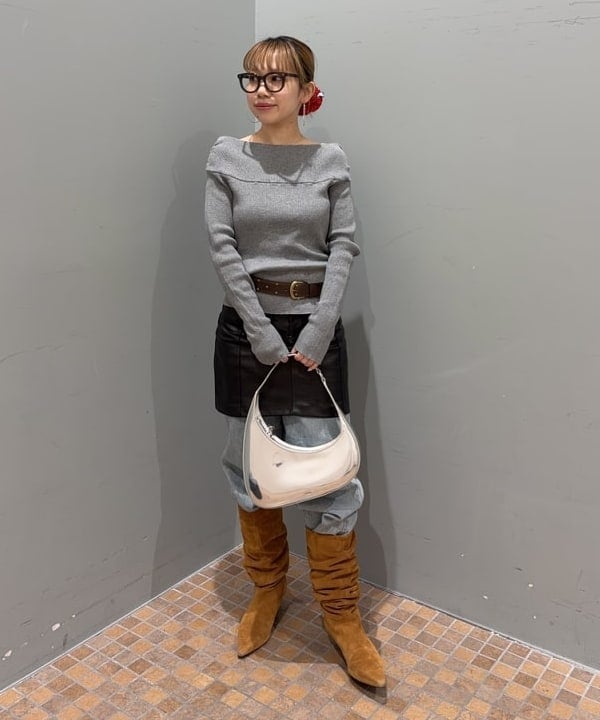 まゆちゃんさんの「BEAMS WOMEN｜リブ オフショルダー ニット」を使ったコーディネート
