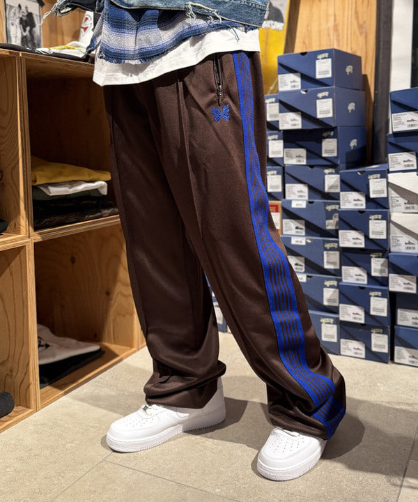 BAKU(東江 漠)さんの「BEAMS WOMEN｜ワイドショート ダメージ デニム ジャケット」を使ったコーディネート