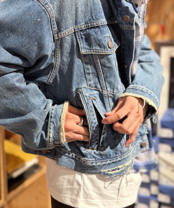 BAKU(東江 漠)さんの「BEAMS WOMEN｜ワイドショート ダメージ デニム ジャケット」を使ったコーディネート