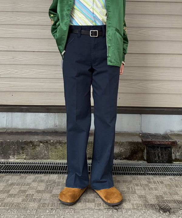 森川 夏衣さんの「BEAMS WOMEN｜【別注】DICKIES / ウォッシュ フレア パンツ」を使ったコーディネート