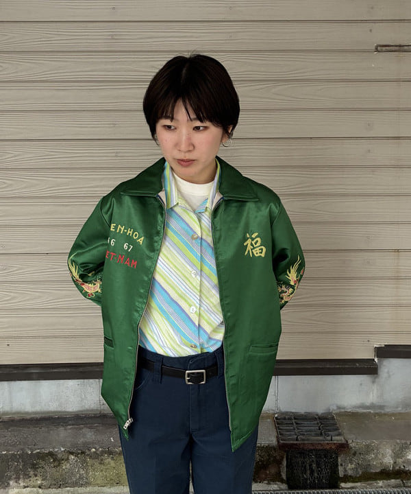 森川 夏衣さんの「BEAMS WOMEN｜【別注】DICKIES / ウォッシュ フレア パンツ」を使ったコーディネート