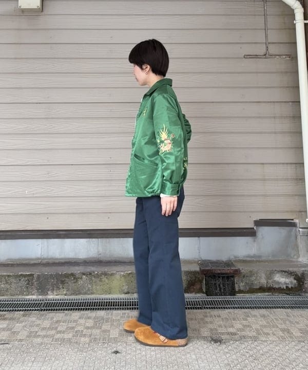 森川 夏衣さんの「BEAMS WOMEN｜【別注】DICKIES / ウォッシュ フレア パンツ」を使ったコーディネート