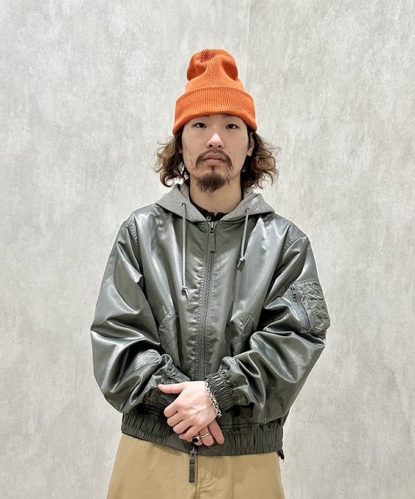 吉田 洸輝さんの「BEAMS WOMEN｜フェイクレイヤード フライトジャケット【ワイドショートフィット】」を使ったコーディネート