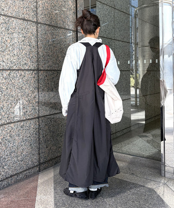 ばるたんさんの「BEAMS WOMEN｜ナイロン フィッシング ベスト アレンジ ワンピース」を使ったコーディネート