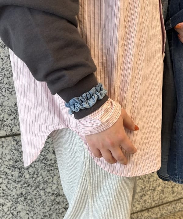 イガラシさんの「BEAMS WOMEN｜ドビー ストライプ ビッグ BDシャツ」を使ったコーディネート